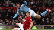 Phil-Jones-gurning-face-as-Sergio-Aguero-scores.jpg