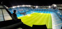 PAY-DAREDEVIL-UNITED-FAN-CONQUERS-CITY-RIVALS-BY-BEING-FIRST-SUPPORTER-TO-SCALE-ETIHAD-STADIUM.jpg