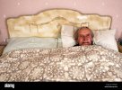 91-year-old-man-in-bed-at-home-M3NKJT.jpg