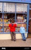 traditional-english-sweet-shop-in-the-uk-B0TM9H.jpg
